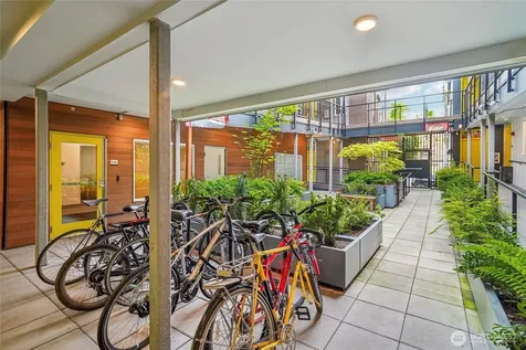 121 12th Avenue E Seattle WA 98102