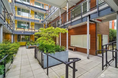 121 12th Avenue E Seattle WA 98102