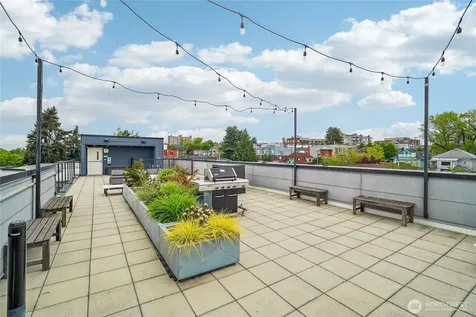121 12th Avenue E Seattle WA 98102