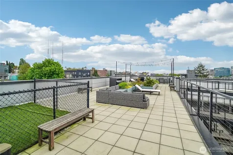 121 12th Avenue E Seattle WA 98102