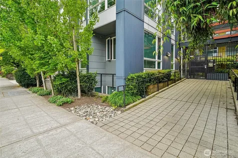 121 12th Avenue E Seattle WA 98102
