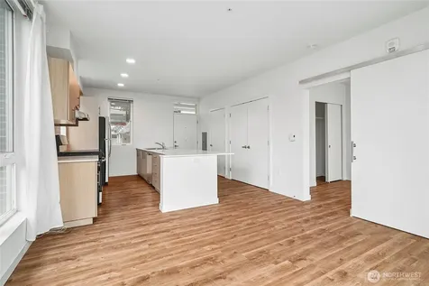 121 12th Avenue E Seattle WA 98102