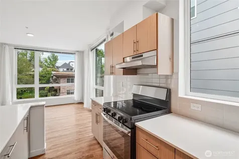 121 12th Avenue E Seattle WA 98102