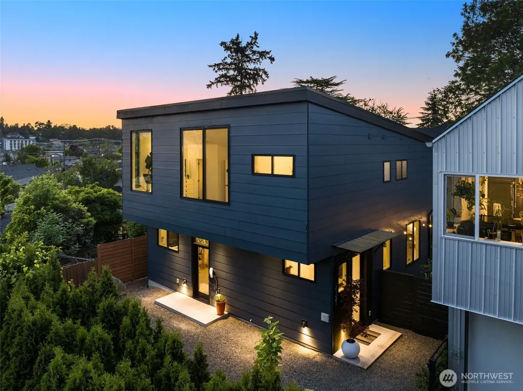 4321 S Holly Street Seattle WA 98118