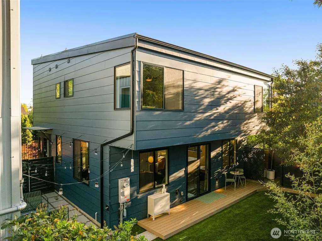 4321 S Holly Street Seattle WA 98118