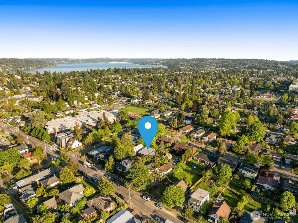 4321 S Holly Street Seattle WA 98118