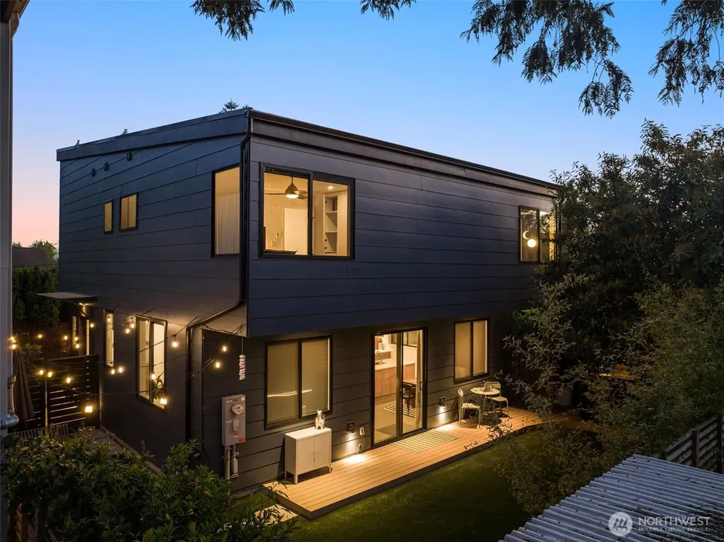 4321 S Holly Street Seattle WA 98118