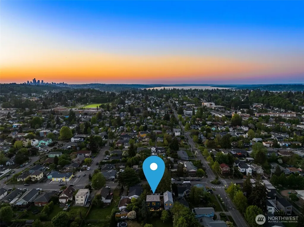 4321 S Holly Street Seattle WA 98118