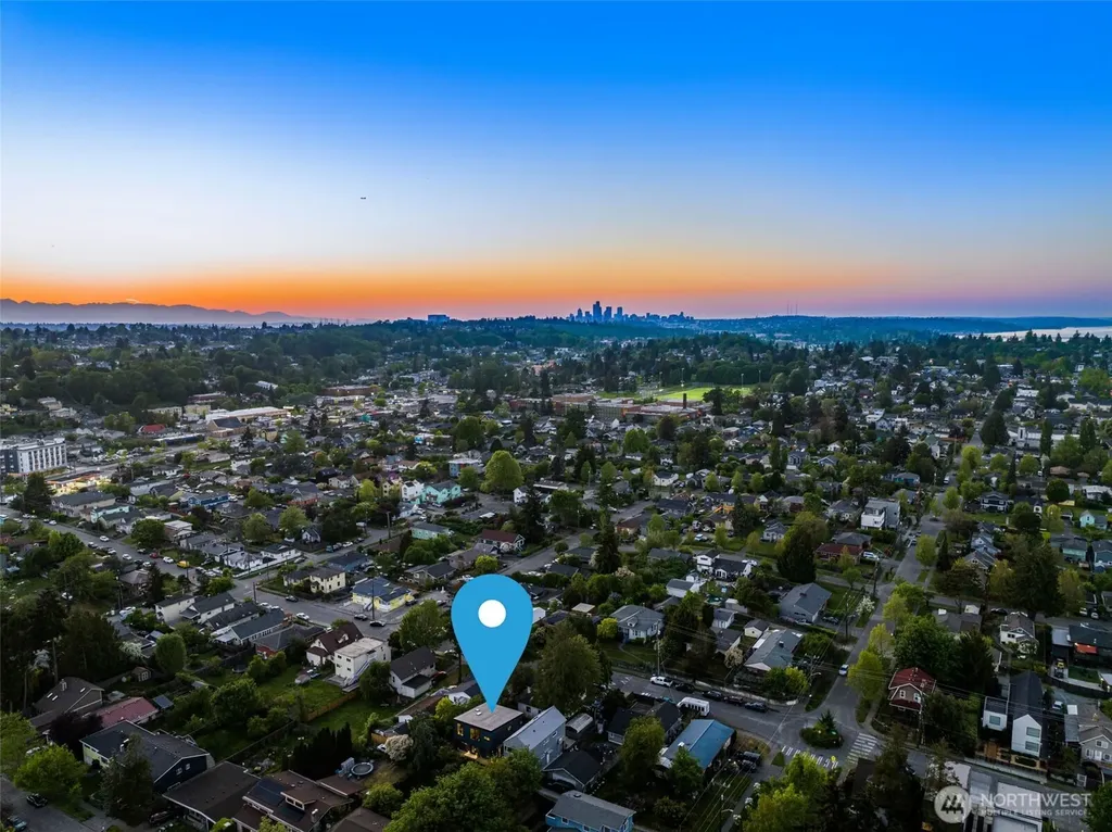4321 S Holly Street Seattle WA 98118