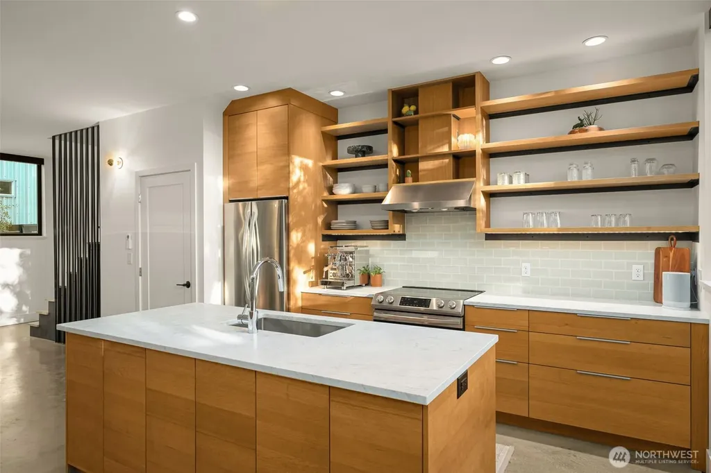 4321 S Holly Street Seattle WA 98118