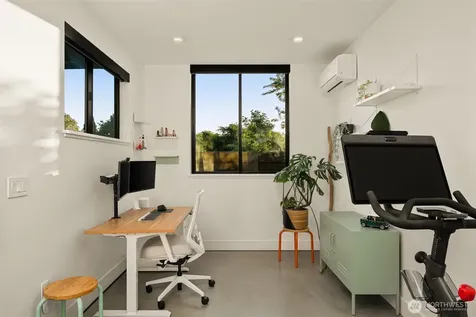 4321 S Holly Street Seattle WA 98118