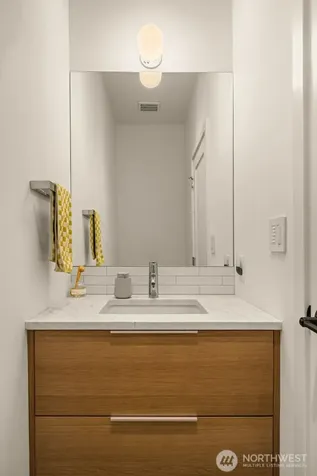 4321 S Holly Street Seattle WA 98118