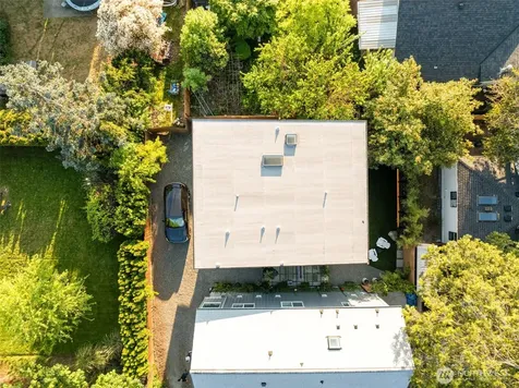 4321 S Holly Street Seattle WA 98118