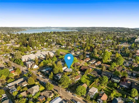 4321 S Holly Street Seattle WA 98118