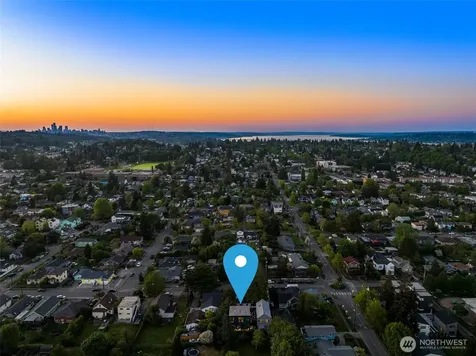 4321 S Holly Street Seattle WA 98118
