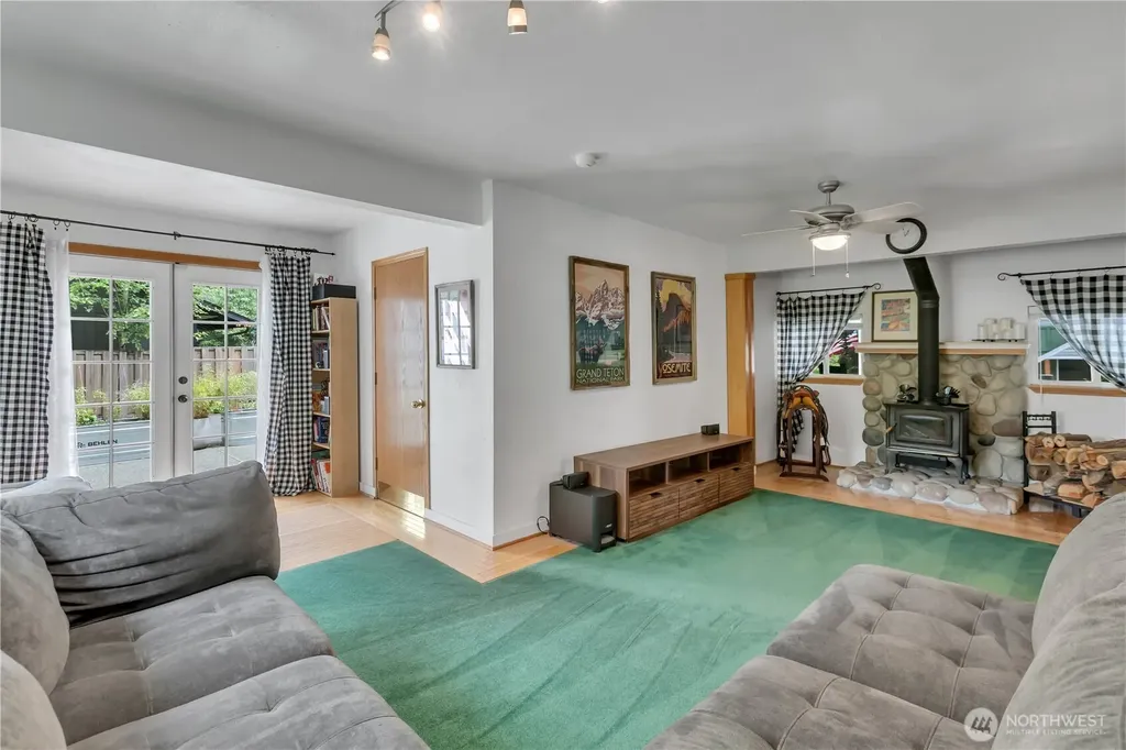 7009 E Dakota Street Port Orchard WA 98366