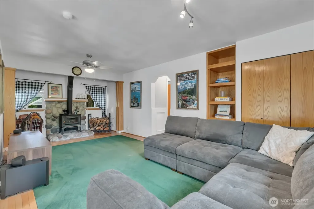 7009 E Dakota Street Port Orchard WA 98366