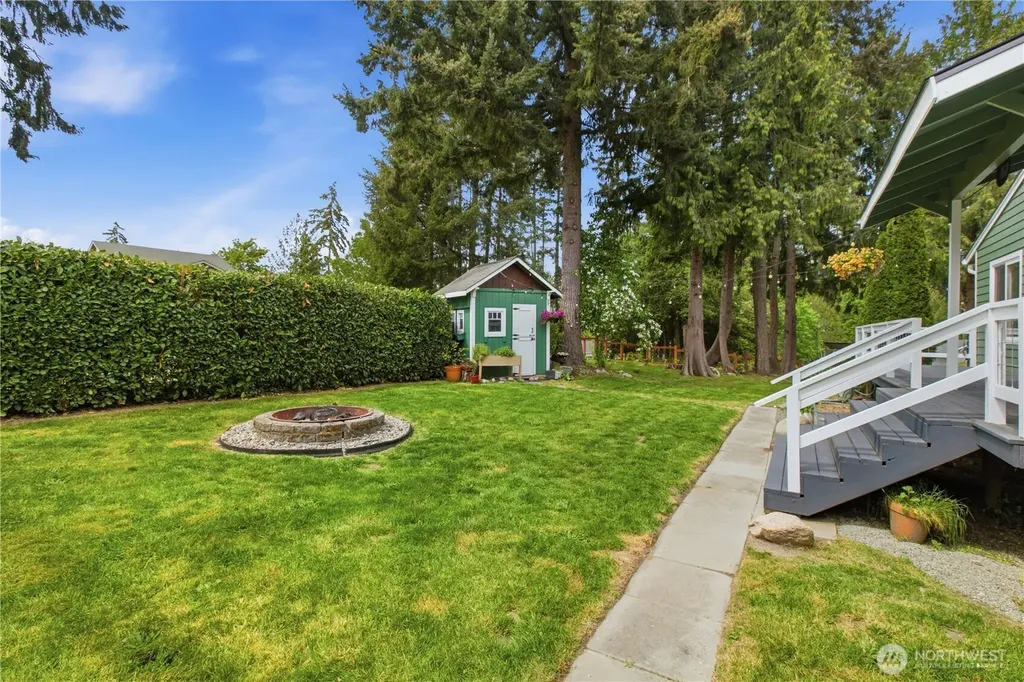 7009 E Dakota Street Port Orchard WA 98366