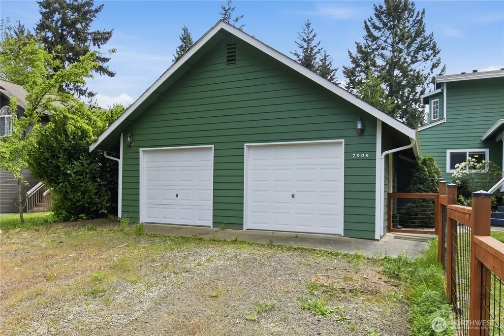 7009 E Dakota Street Port Orchard WA 98366