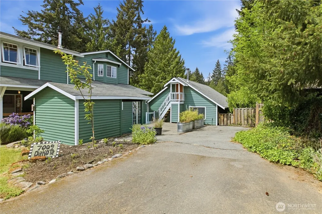7009 E Dakota Street Port Orchard WA 98366