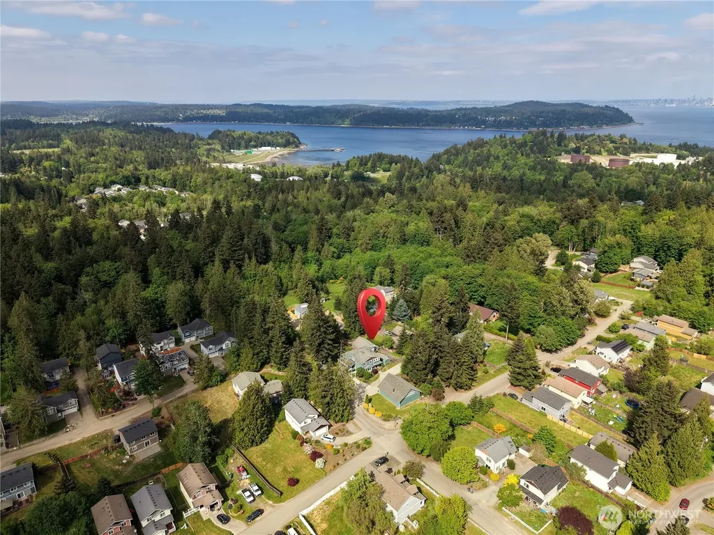 7009 E Dakota Street Port Orchard WA 98366
