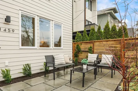 1453 22nd Avenue Seattle WA 98122