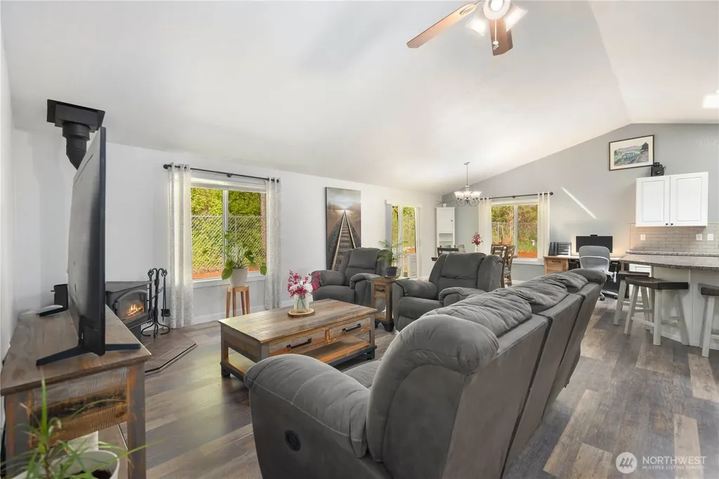 1729 S 7th Shelton WA 98584