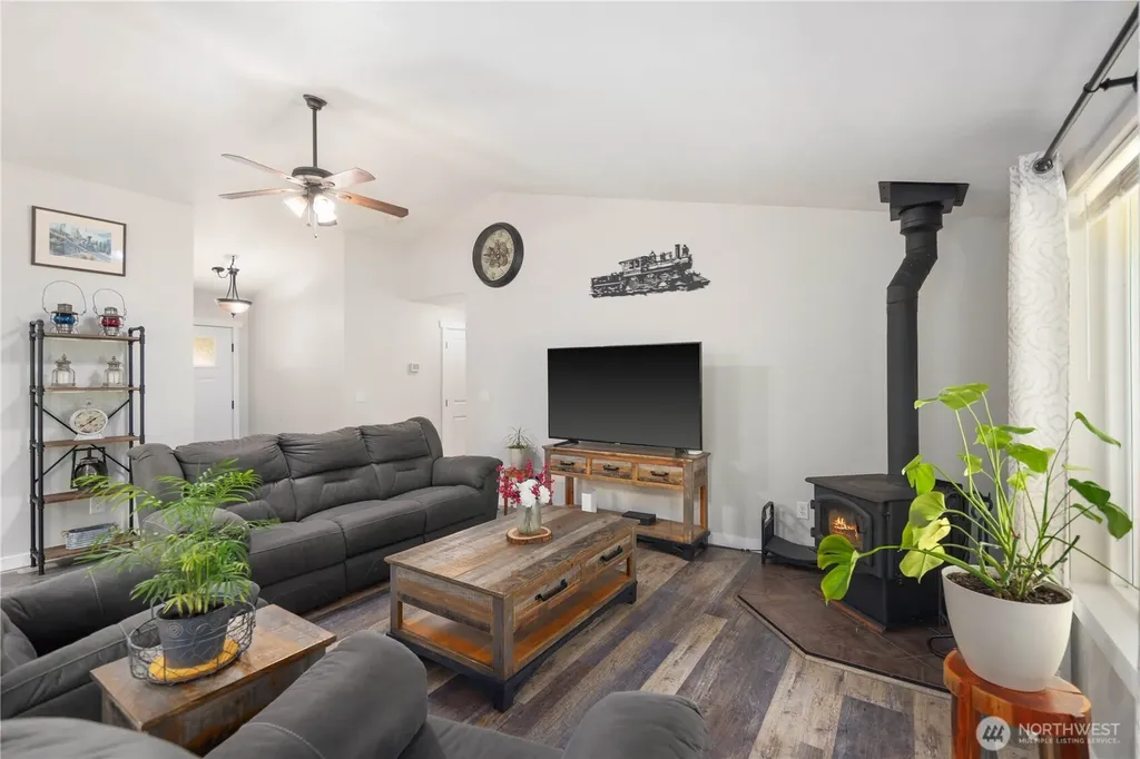 1729 S 7th Shelton WA 98584