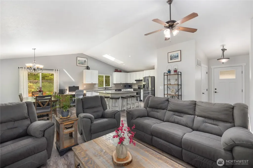 1729 S 7th Shelton WA 98584