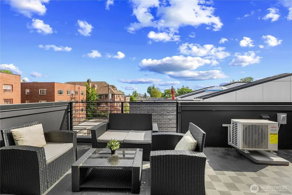 1118 16th Avenue Seattle WA 98122