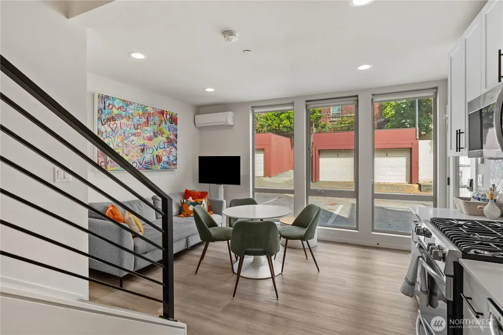 1118 16th Avenue Seattle WA 98122