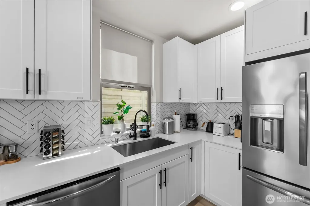1118 16th Avenue Seattle WA 98122