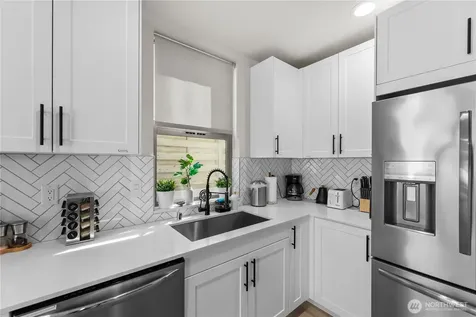 1118 16th Avenue Seattle WA 98122