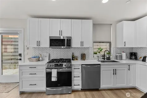 1118 16th Avenue Seattle WA 98122
