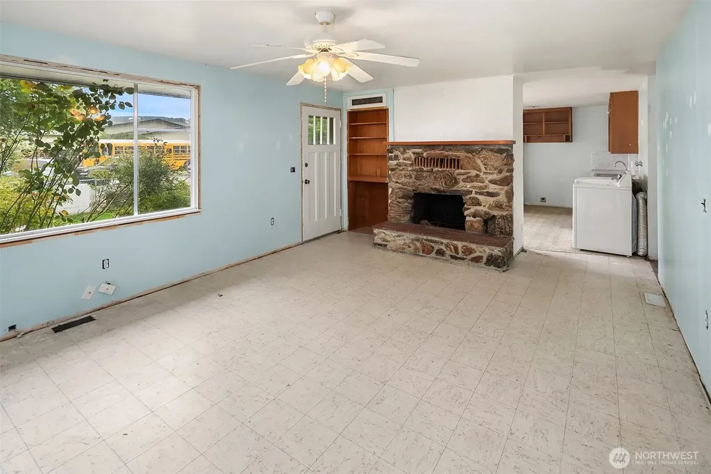 33313 SE 42nd Street Fall City WA 98024