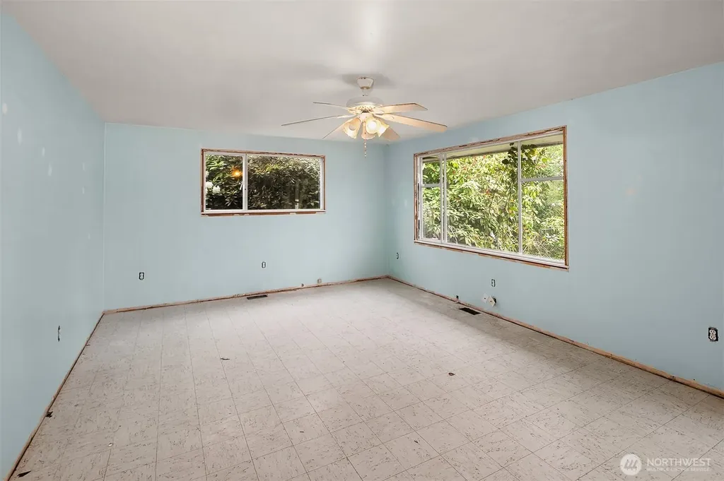 33313 SE 42nd Street Fall City WA 98024