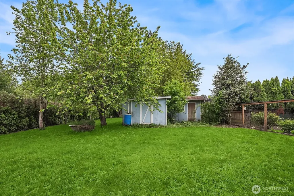 33313 SE 42nd Street Fall City WA 98024
