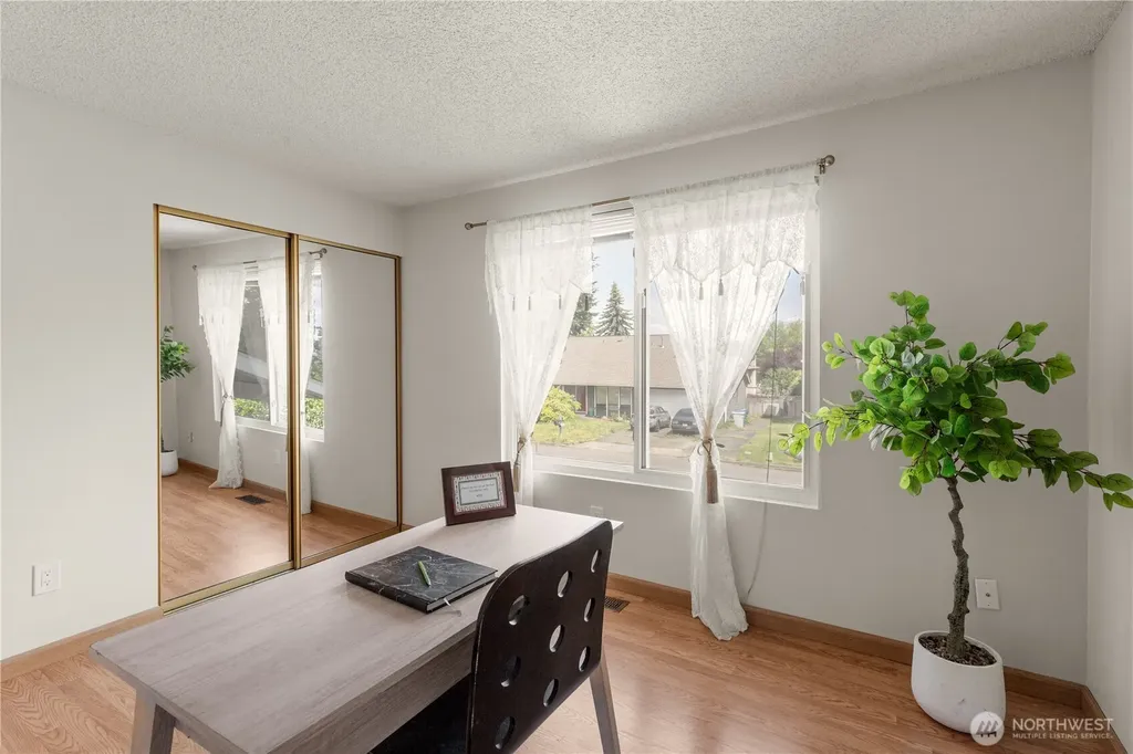 26631 Carnaby Way Kent WA 98032
