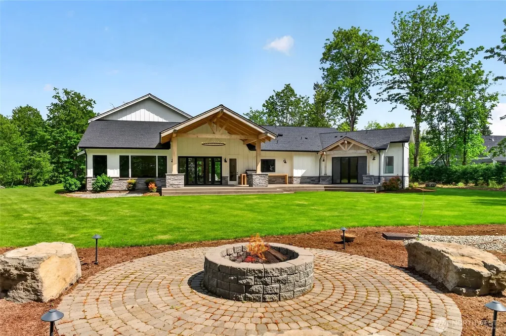 15184 SE 330th Way Auburn WA 98092