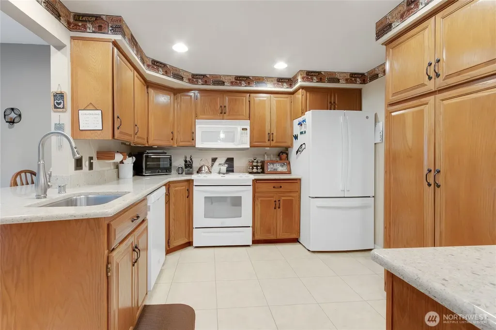 30925 22nd Avenue SW Federal Way WA 98023