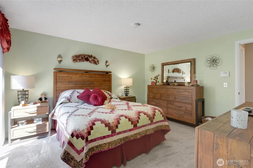 30925 22nd Avenue SW Federal Way WA 98023