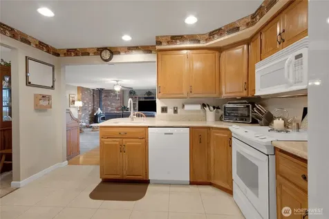 30925 22nd Avenue SW Federal Way WA 98023