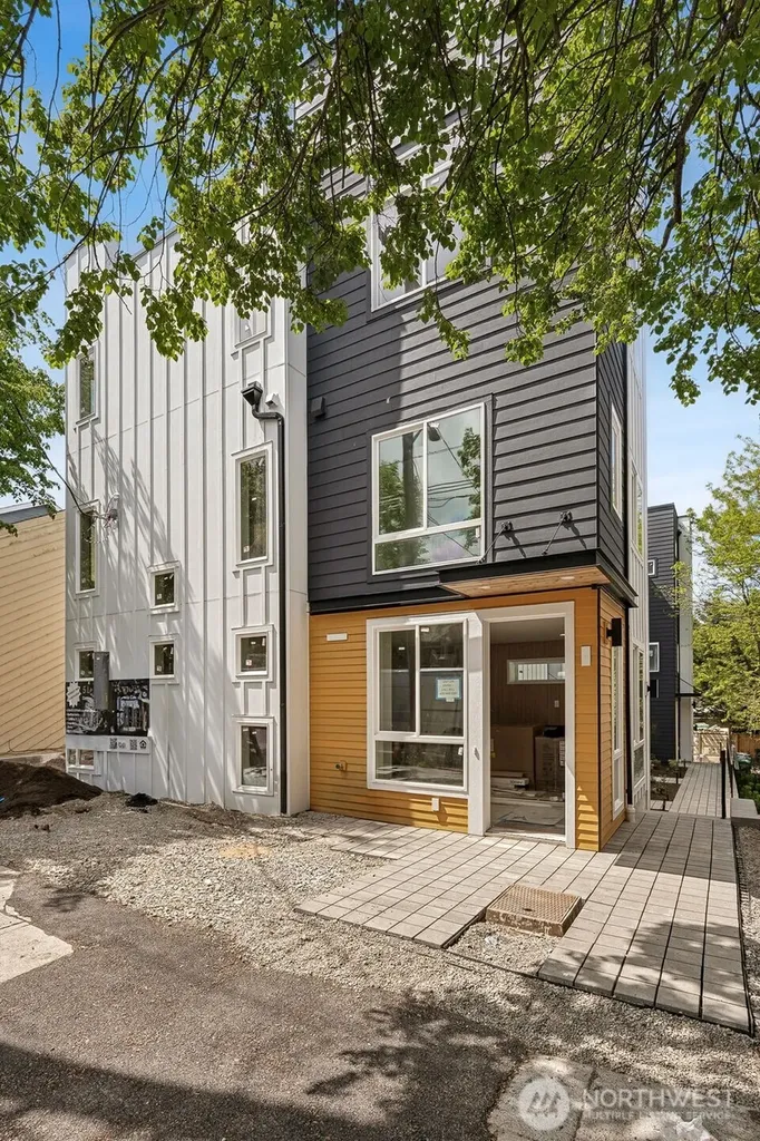 3449 California Avenue SW Seattle WA 98116