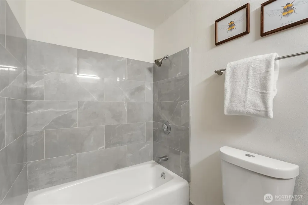 21642 148th Avenue SE Kent WA 98042
