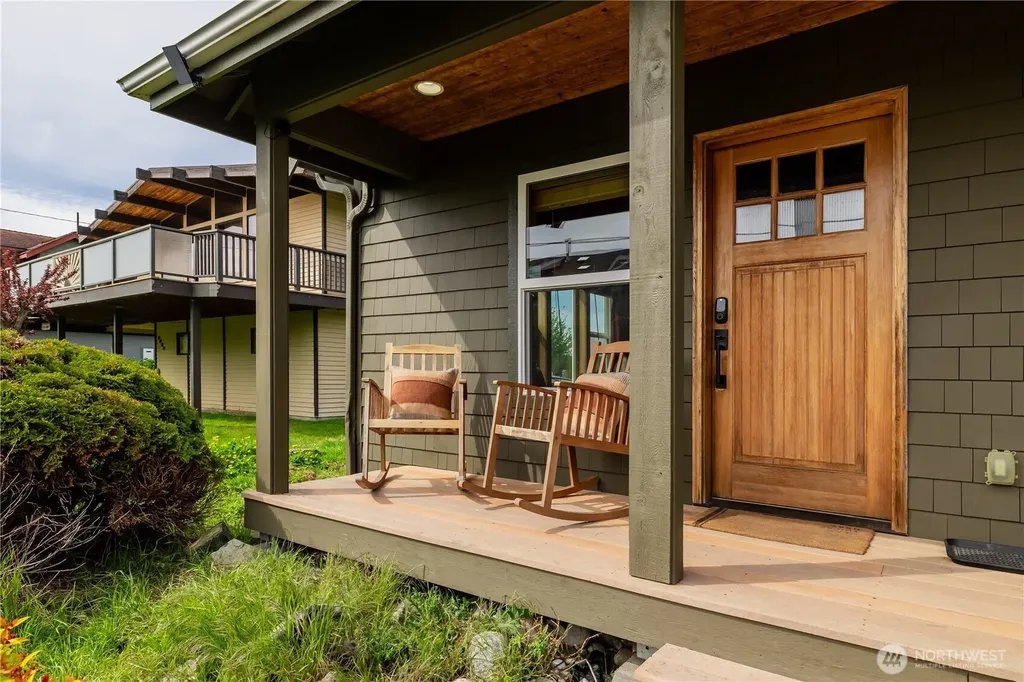 2633 Sunlight Beach Road Clinton WA 98236