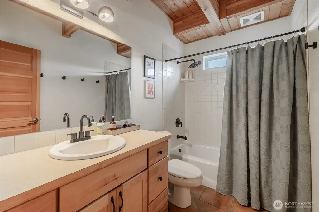 2633 Sunlight Beach Road Clinton WA 98236