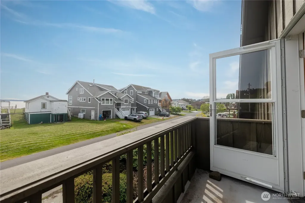 2633 Sunlight Beach Road Clinton WA 98236