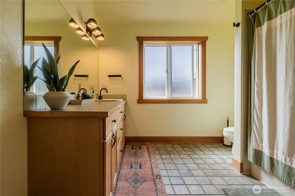 2633 Sunlight Beach Road Clinton WA 98236