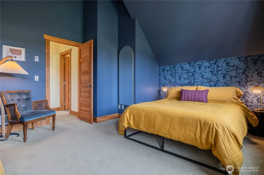 2633 Sunlight Beach Road Clinton WA 98236