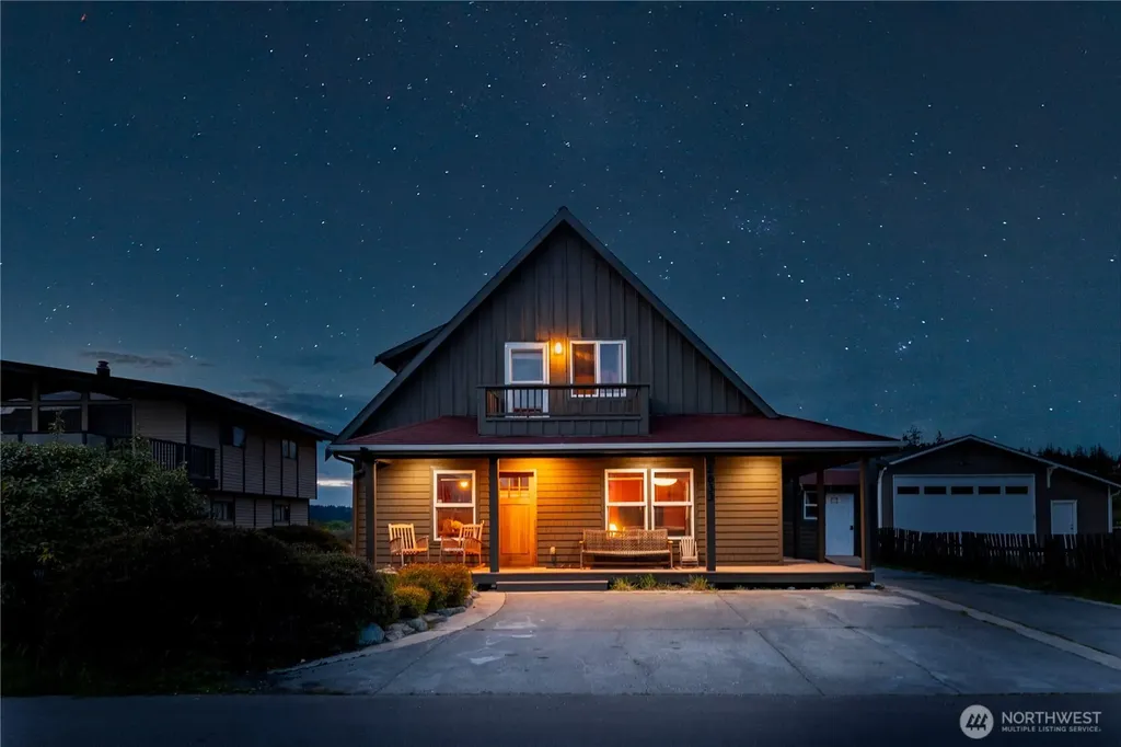 2633 Sunlight Beach Road Clinton WA 98236